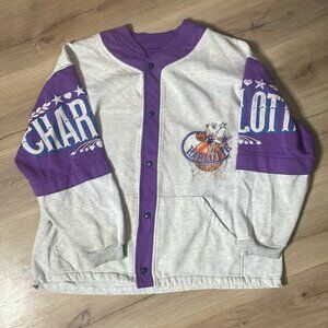 Charlotte Basketball Sweater. Vintage. Made in Canada. Fits XL. GUC.‎